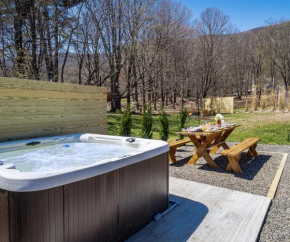 Wooded Catskills Farmhouse near Woodstock -Hot Tub, Fire Pit, Outdoor Movies & More